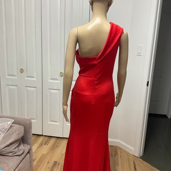 Red one shoulder dress - Picture 6 of 9